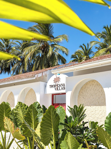Front of property 5, Tropicana Villas - Thoddoo