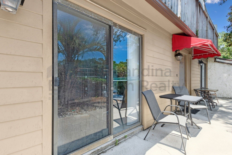 Outdoor dining 4, 2622 Forest Ridge #c2 3 Bedroom Condo, Nassau