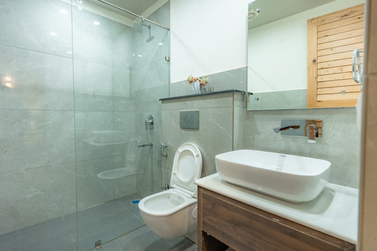 Bathroom 4, Yaato Retreat, Kullu
