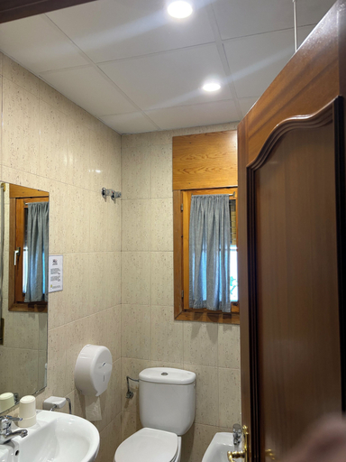 Bathroom 3, Hostal del Carmen, Barcelona