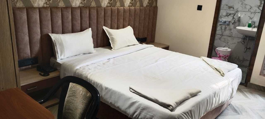 Room 4, Hotel B K Stay, Mainpuri