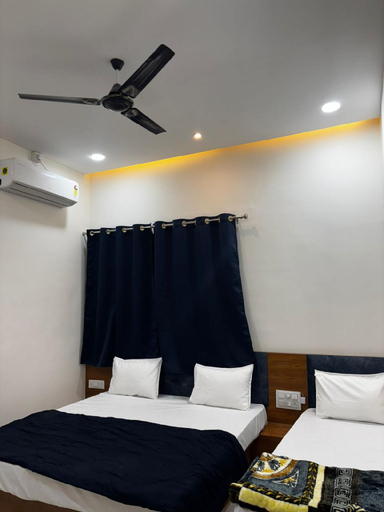 Bedroom 2, Hotel Vinayak, Ujjain