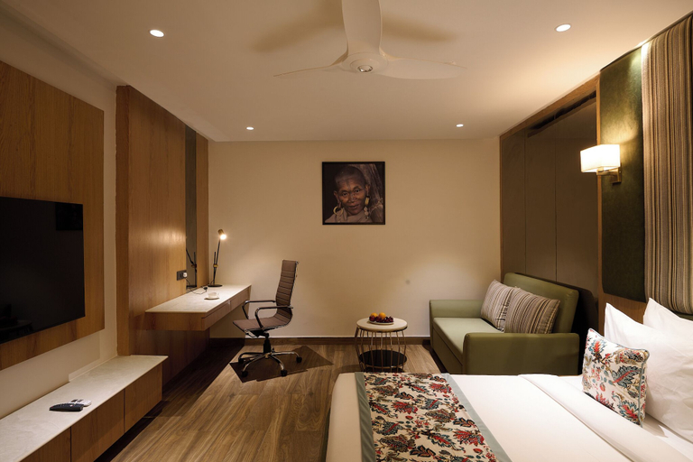 Room 4, Voyage Eastin Suites, Papum Pare