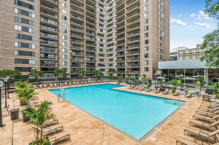 Sport & Beauty, Crystal City Apartments near 15th Street - We Host, Arlington