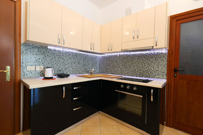 Others 5, Hill Suites, Vlorës