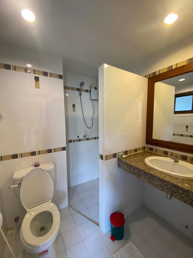 Bathroom, Aksarai Hotel Patong, Phuket Island