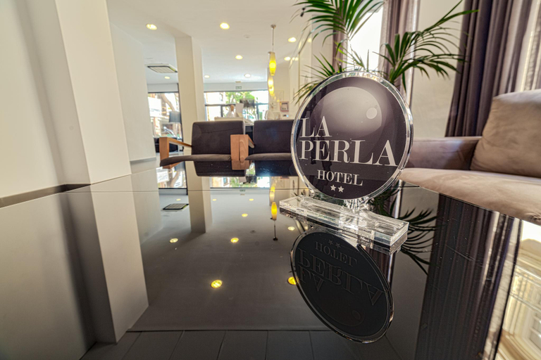 Others 3, Hotel La Perla, Almería