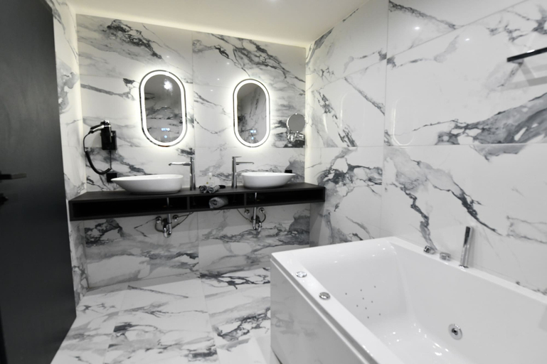 Bathroom 2, Hotel Sonnenhof Grafenau, Freyung-Grafenau