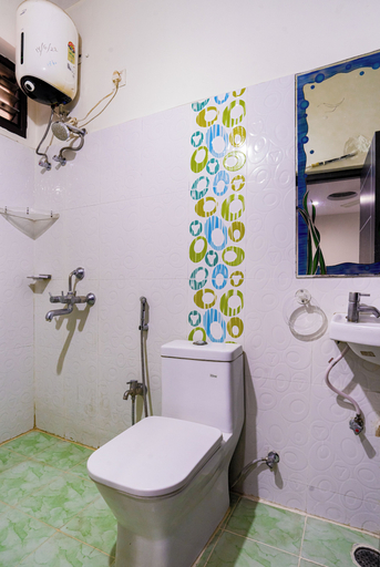 Bathroom 3, Crescent Stays T Nagar, Hyderabad