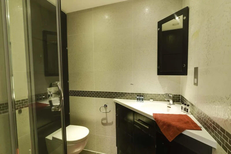 Bathroom, AXO Oxford Circus - Campus Accommodation, London
