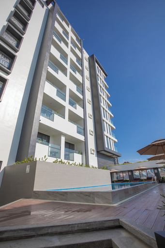 Outdoor pool 4, Nalada Hotel, Ou Chrov