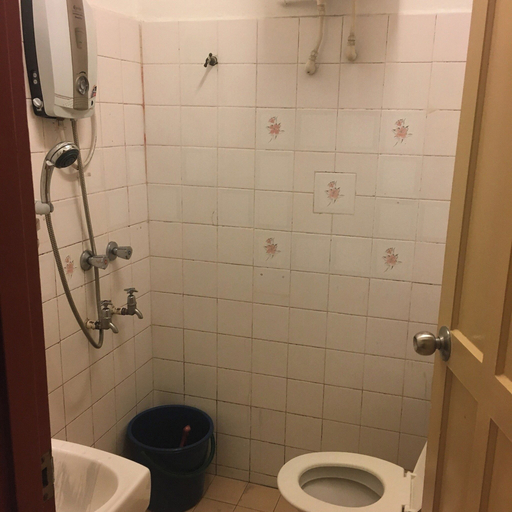 Bathroom 2, Eight Mentigi Guest House, Cameron Highlands