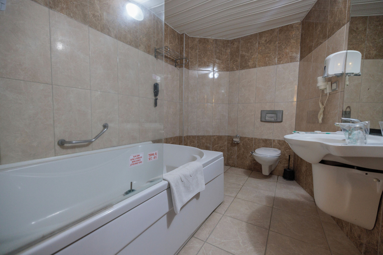 Bathroom 5, Divaisib Termal Resort Hotel &Spa, Kozaklı