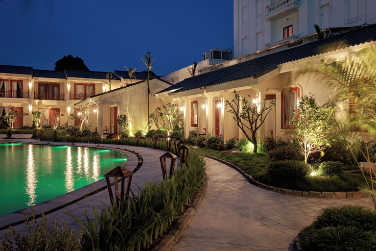 Exterior & Views