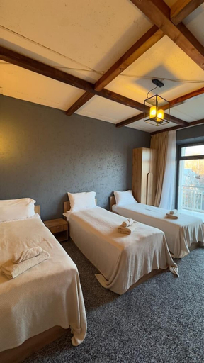 Room 2, golden street, Ysyk-Köl