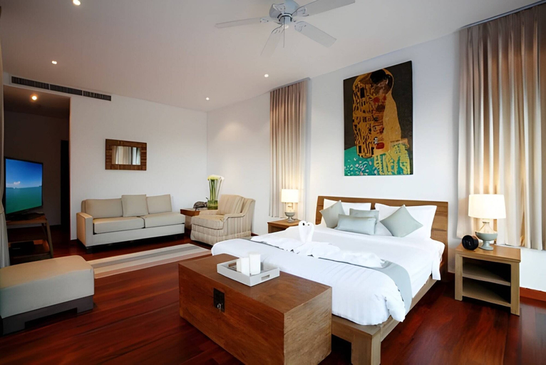 Front of property 2, Kamala Falls 3BR Seaview w Private Pool, Pulau Phuket
