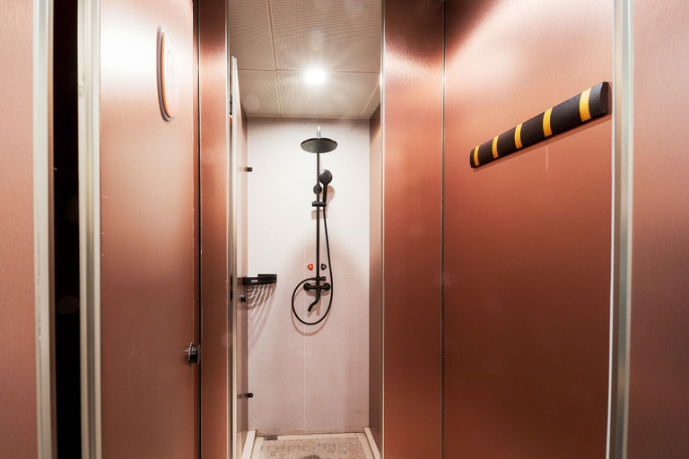 Bathroom 4, Ruqi hourly charged lounge, Beijing