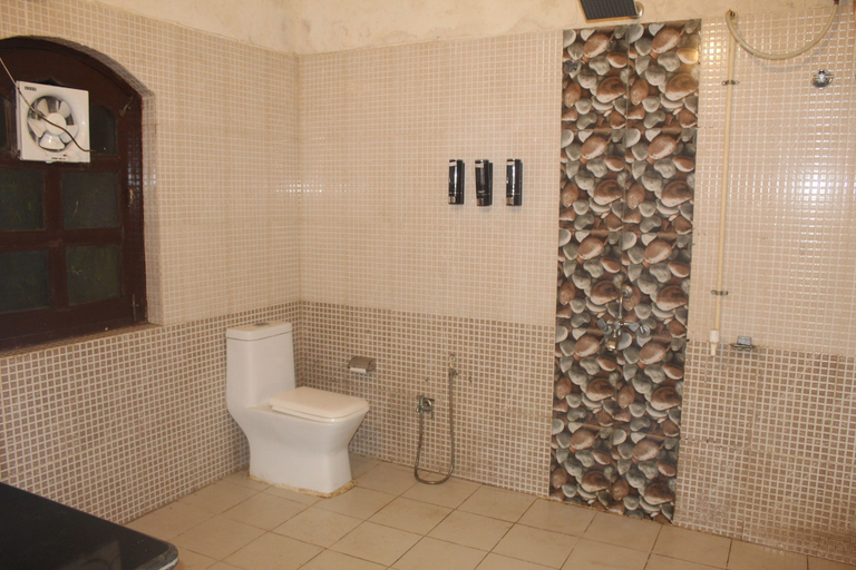 Bathroom 4, Royal Jungle Kothi, Umaria