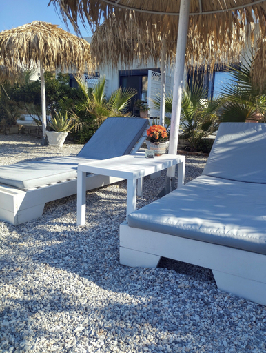 Front of property 4, ILIOPOULOS Apartments, Central Greece