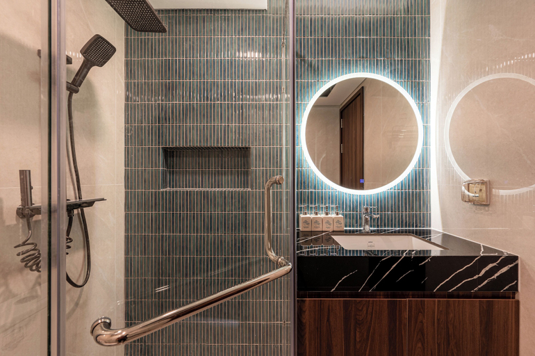 Bathroom 5, Luxury Apartment Manhattan Grand Park, District 9