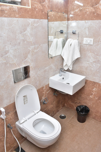 Bathroom 3, Magizham, Dindigul