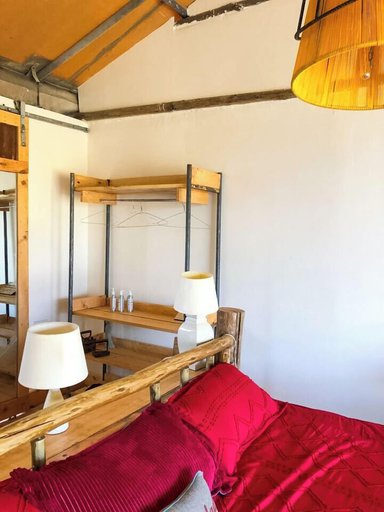 Room 2, Ole lekurruki Naromoru, Kieni