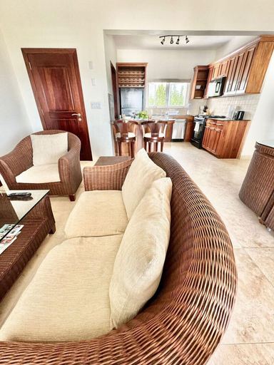 Living area 2, West End Bay Condos