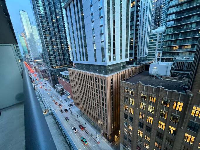 Exterior & Views 2, RivetStays - The Peter Suites, Toronto