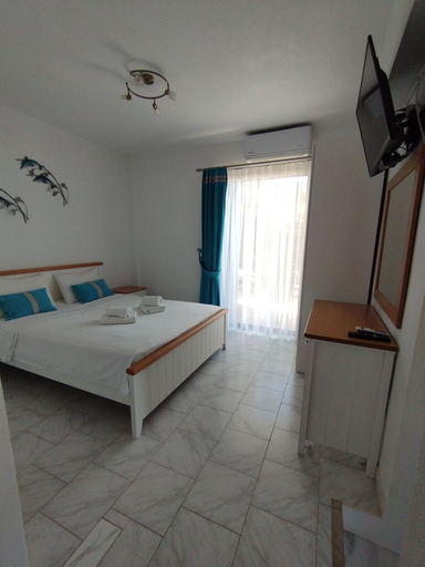 Room 3, ILIOPOULOS Apartments, Central Greece