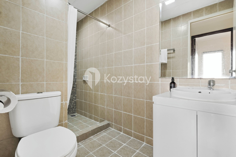 Bathroom 4, Loriva by Kozystay - Ancol, Jakarta Utara