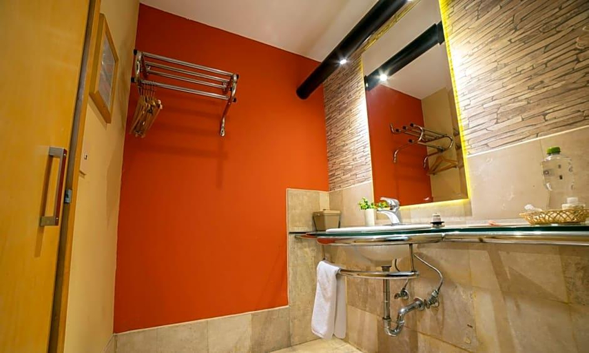 Bathroom 4, Hotel Colonial Hermosillo, Hermosillo