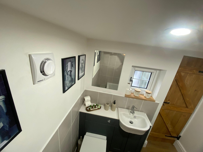 5, Seatons Hidden Gem Charming Holiday Cottage with Garden, East Riding of Yorkshire