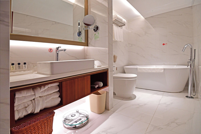 Bathroom 5, V Continent Beijing Parkview Hotel, Beijing