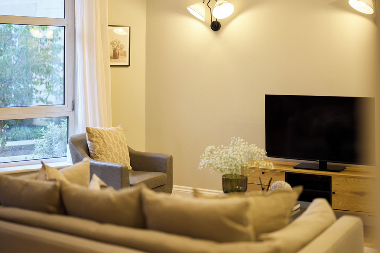 Living area 5, Lapwing Court Retreat, London