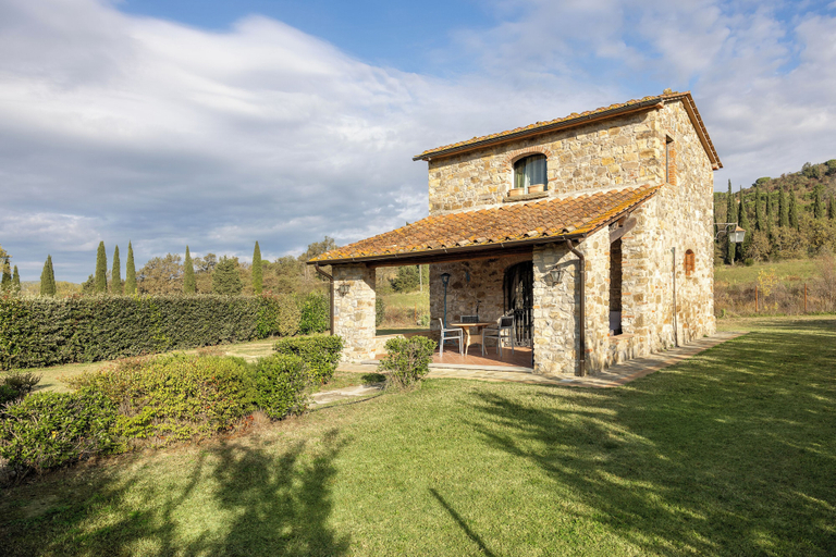 Front of property 4, La Casina Cottage by Geco Vacation Rentals, Arezzo