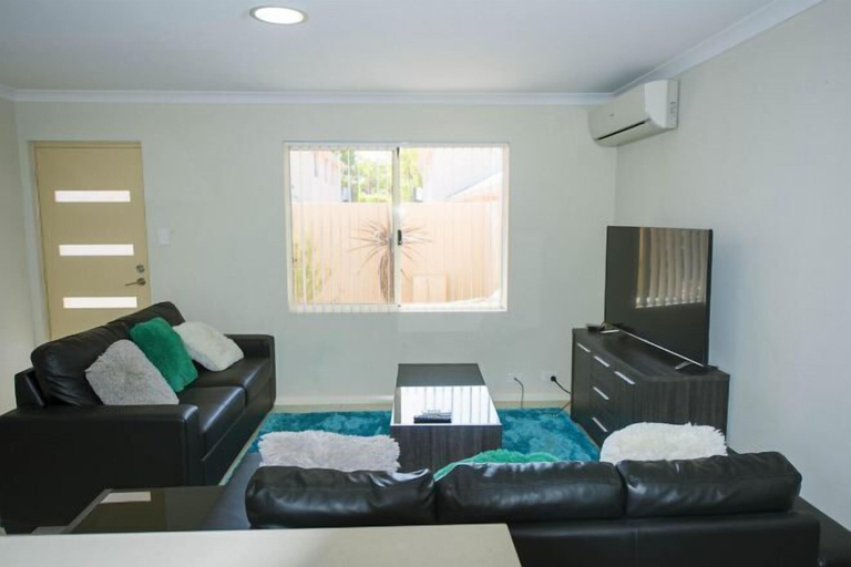 Others 3, Unit Close to Airport, Hospital, Shops & Transport, Swan