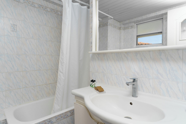 Bathroom 5, Porto Iliessa, Ionian Islands