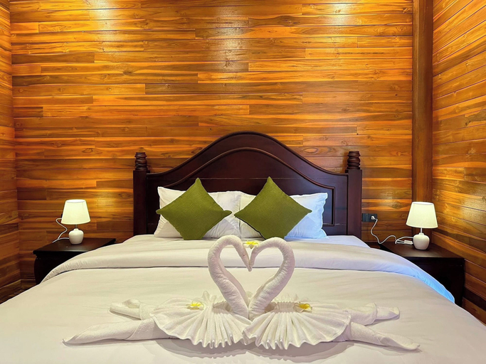 Others 2, Wang Namthip Hotel, Feuang