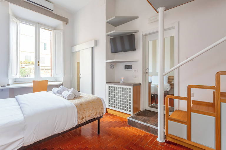 Room 3, Dea Roma, Rome