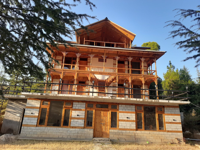 Front of property, Himalayan Baseraa, Kullu
