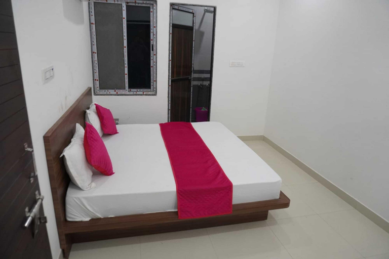 Room 4, Hotel Shree Radhe Laxmi, Sikar