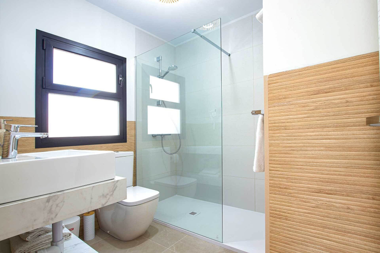Bathroom 3, Linda Vista Beach Apartment, Málaga