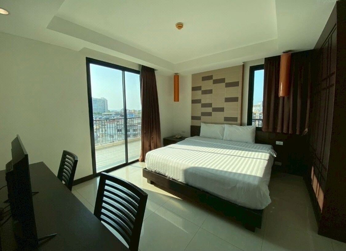 Bedroom 3, Tycoon Holiday Hotel, Pattaya