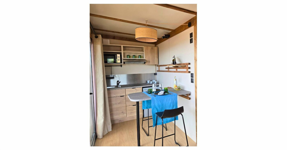 Private kitchen 3, Tiny d'Monts, Rhône