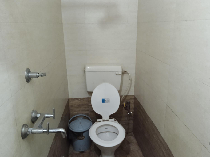 Bathroom 3, Hotel Kanha Inn, Lucknow