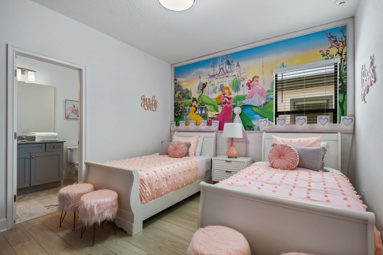 Bedroom 3, Luxurious 15br Villa With Lake View & Game/theater, Orange