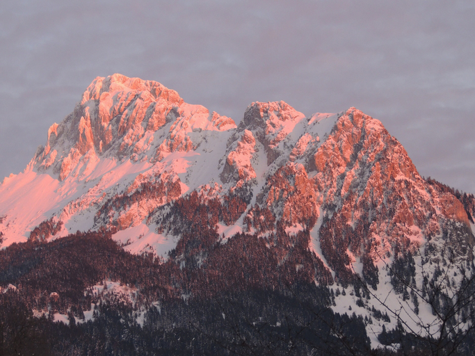 Outdoor rock climbing, Le Cairne Residence, Haute-Savoie