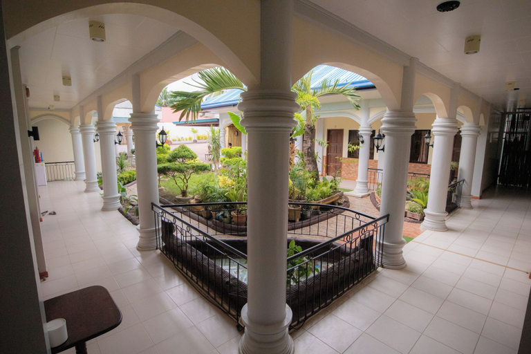 Terrace/patio 4, Hola Hostel Puerto Princesa, Puerto Princesa City