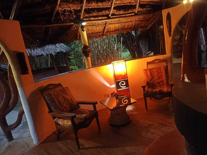 Bar (on property), Great Circle Camping and Game Drives, Kieni
