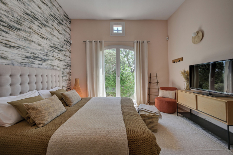 Room 3, La Villa Kef, Bouches-du-Rhône